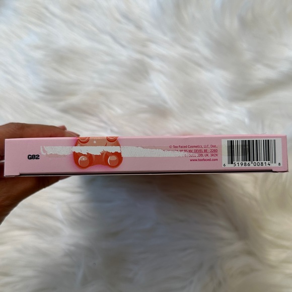 Yummy Gummy Limited Edition Makeup Collection
Too Faced - Picture 4 of 5